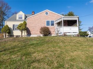 83 Knob Hill Dr, Hamden, CT 06518