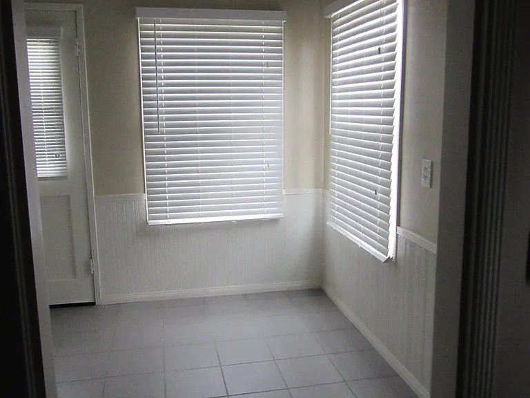 2307 1/2 Laverna Ave — Photo 10