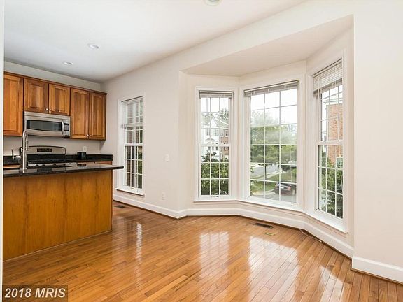 4th image of 2464 Acorn Hollow Ln