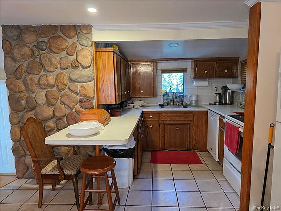 5th image of 51 Aloma Road