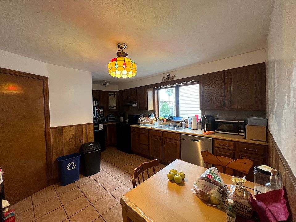 1st image of 102 W Adams St #2F