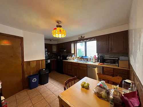 102 W Adams St Photo 1