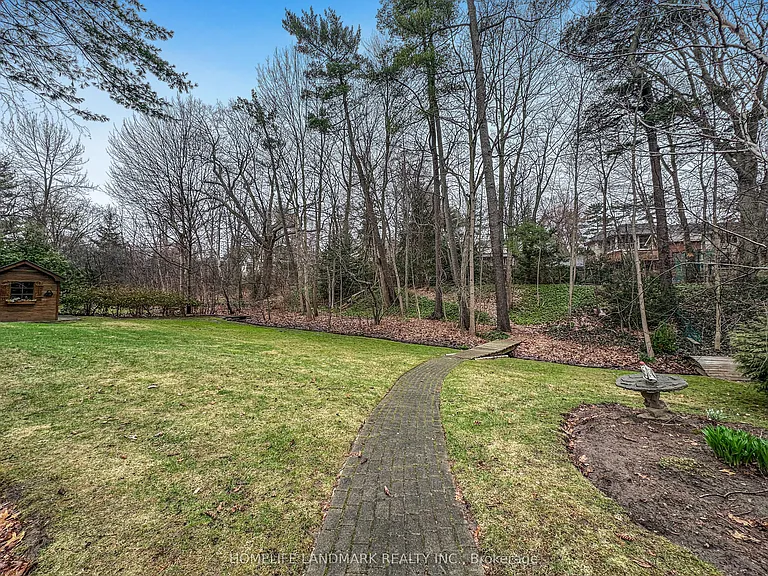 284 Woodland Dr — Photo 16