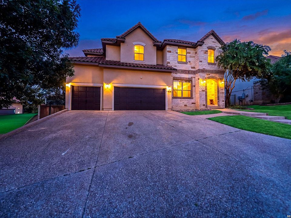 1st image of 25207 Estancia Cir,