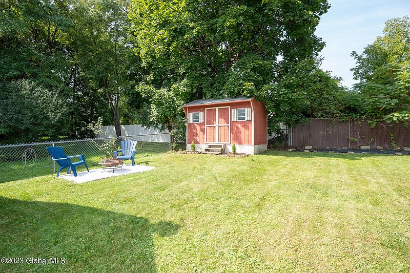 5th image of 1062 New Loudon Road