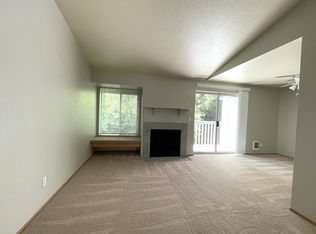 5210 168th St SW #1, Lynnwood, WA 98037