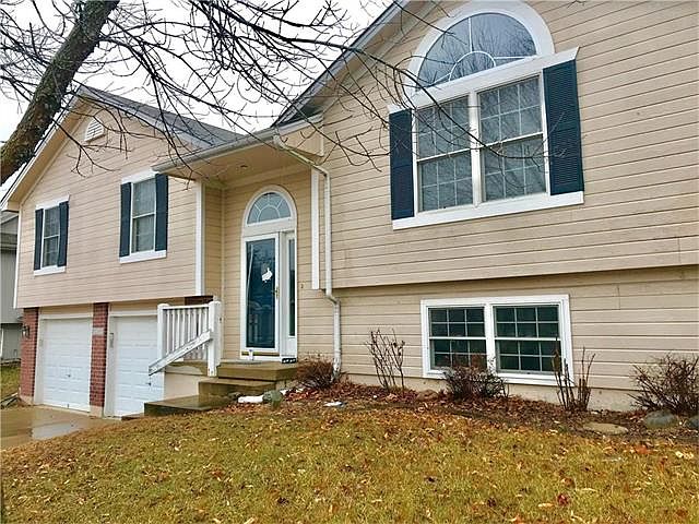 1st image of 1225 SE Eastridge Dr