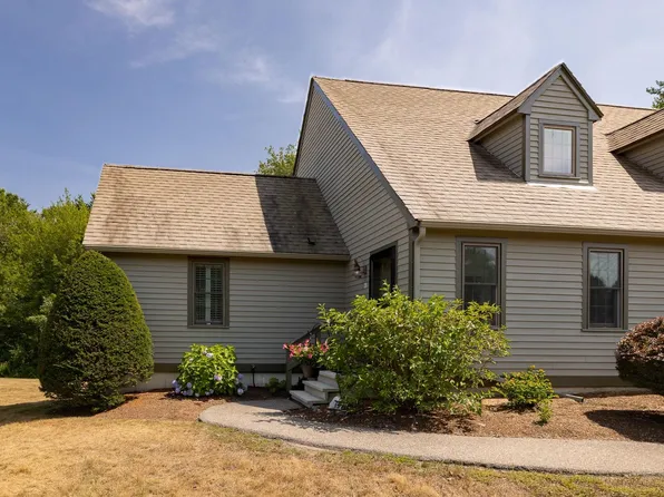 73 Montrose Drive, Stratham, NH 03885