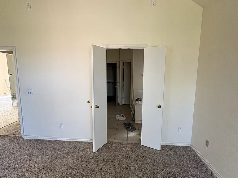 Mater bedroom with new carpet