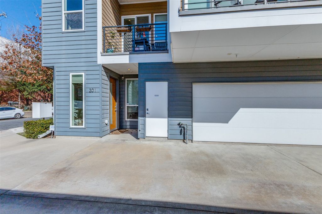 3812 San Jacinto St #201, Dallas, TX - View 3