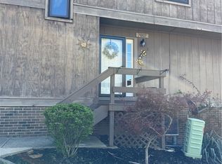 7607 Creekwood Dr, North Royalton, OH 44133