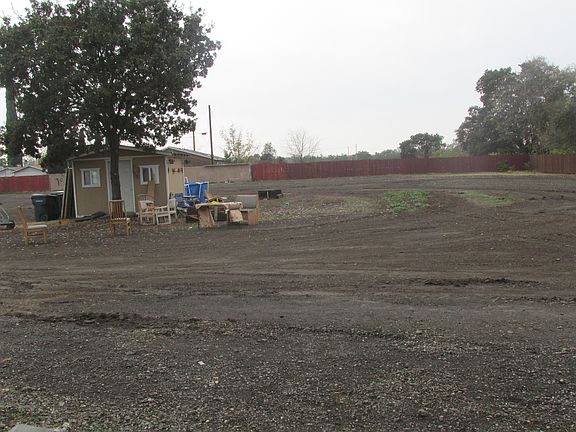 4th image of 3509 E Section Ave