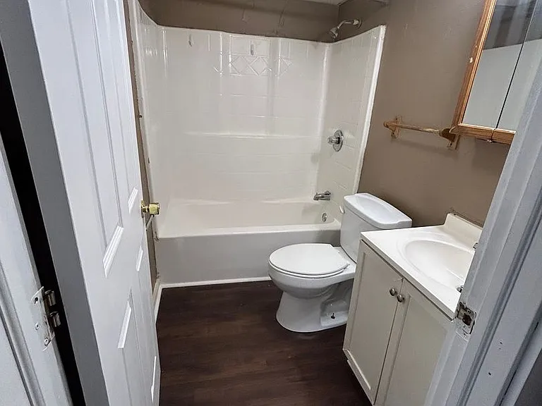 500 Mills Ave #3 — Photo 5