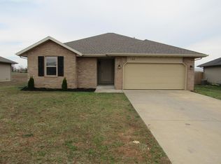 138 Walnut Ave, Rogersville, MO 65742