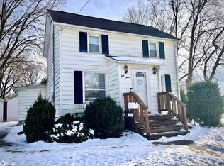 811 1st Ave N, Clear Lake, IA 50428