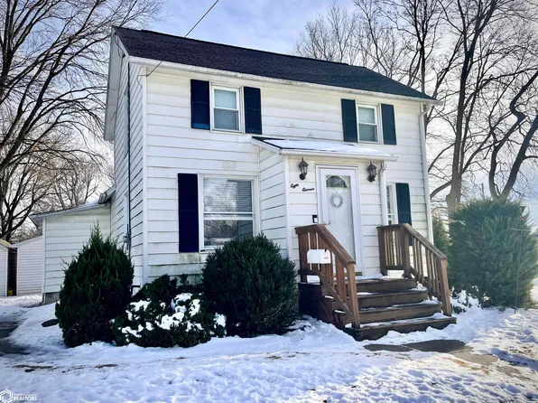 811 1st Ave N, Clear Lake, IA 50428