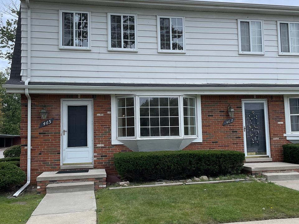 1st image of 465 Fox Hills Dr N #1