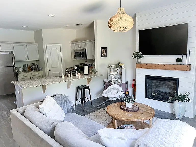 194 Ainsdale Dr — Photo 5