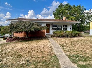 313 Taylor Ln, Saint Clairsville, OH