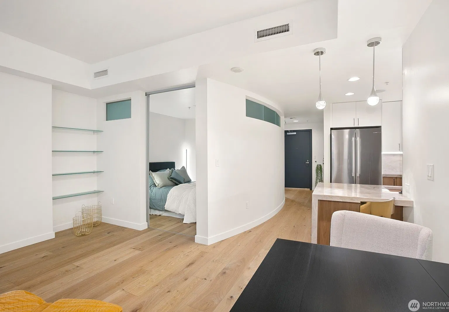 1 bed, 710 sqft, $2,995 — Photo 4