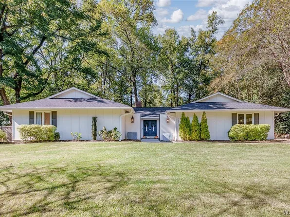 1630 Woodridge Rd, Tuscaloosa, AL 35406