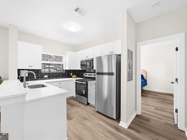 2230 Cheshire Bridge Rd NE Unit 403, Atlanta, GA 30324