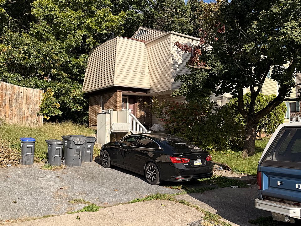 1st image of 513 S 2nd St