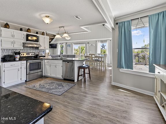 3rd image of 46134 Diamond Shoals Drive
