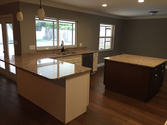 3rd image of 2417 Tioga Trl