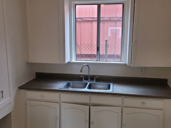 4440-4444 E 61st St #4444B, Maywood, CA 90270 – studio rental in Maywood