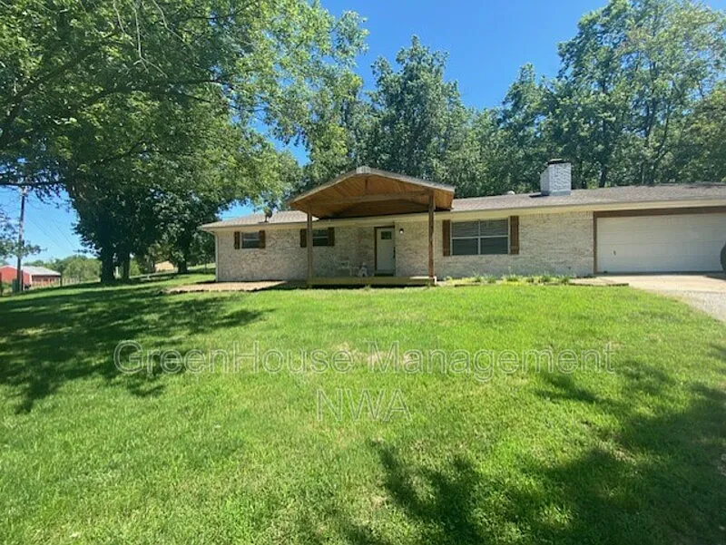 3 bed, 2.0 bath, 1532 sqft, $1,990 — Photo 2