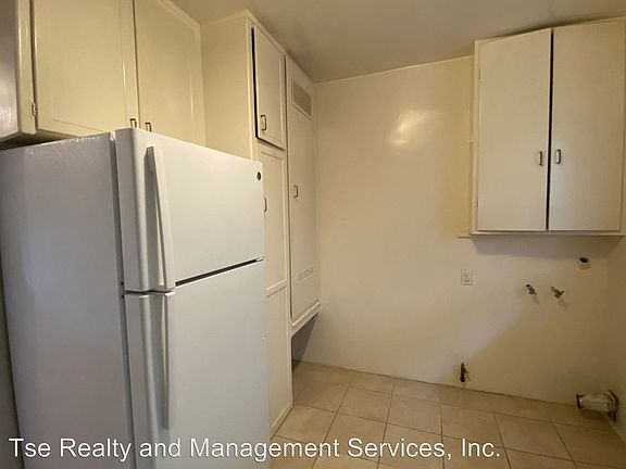 5th image of 390 Pasadena Ave APT A