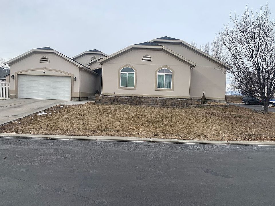 1st image of 39 E Emerald Ct