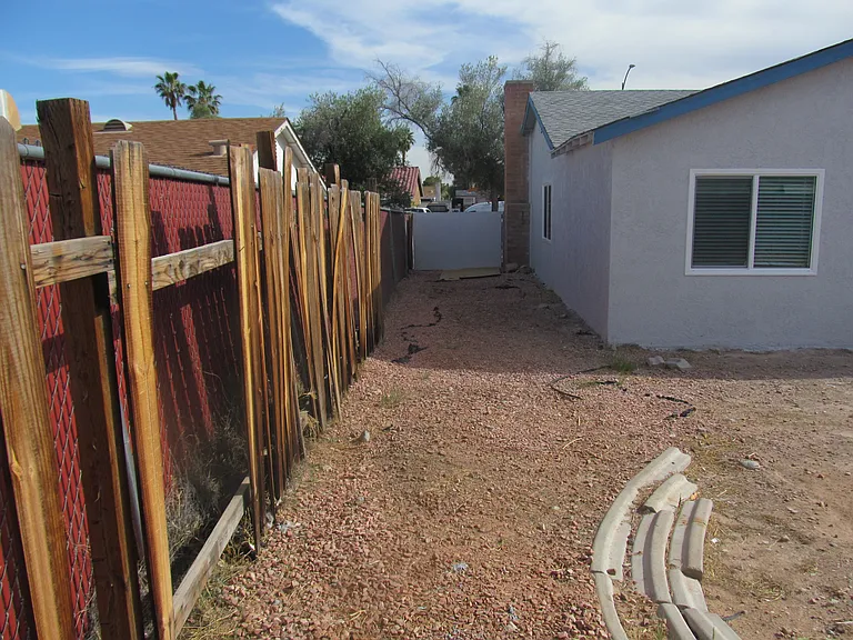 7036 Pinebrook Ct — Photo 22