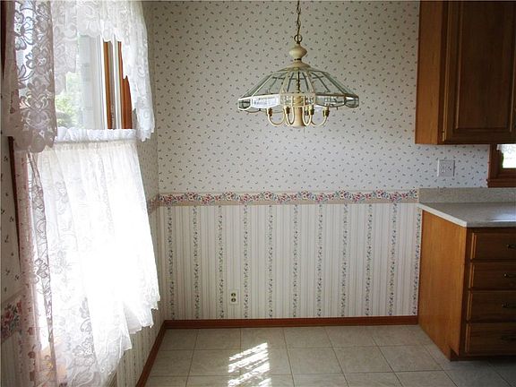5th image of 7120 Melanie Ln