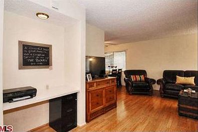 3rd image of 5651 Windsor Way Unit 204