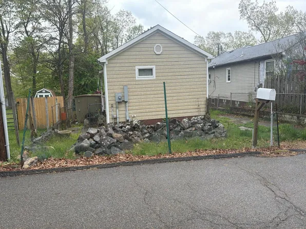 313 Tulsa Trl, Hopatcong, NJ 07843