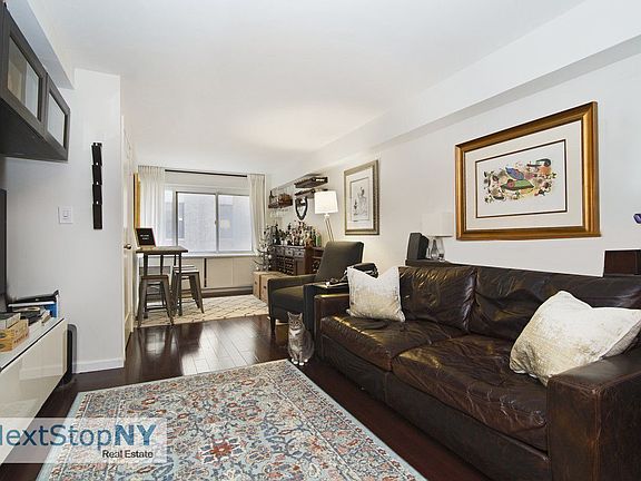 2nd image of 240 E 55th St APT 7D