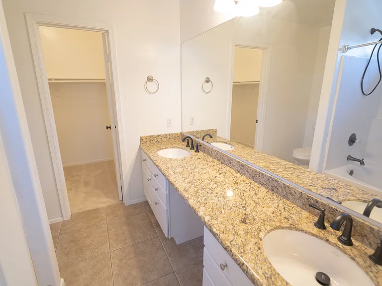 1492 N Saddle St — Photo 20