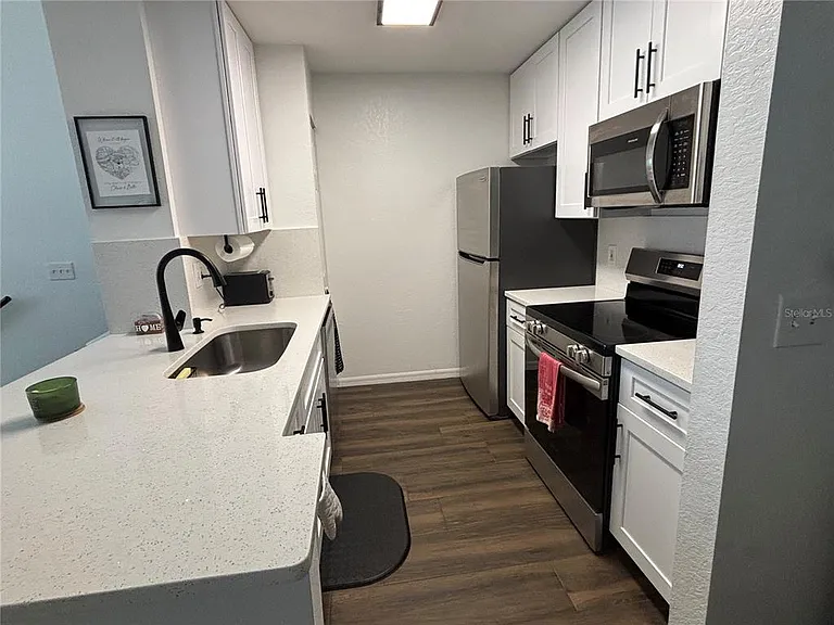 8809 Manor Loop #202 — Photo 3
