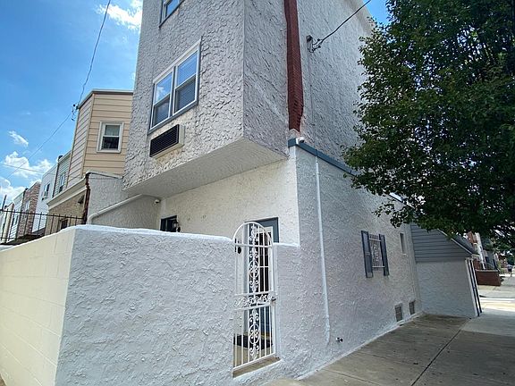 2nd image of 2301 S Chadwick St #1