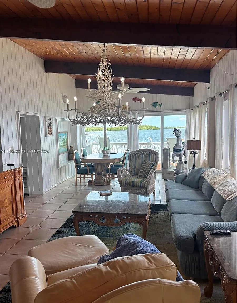 3 bed, 2.0 bath, $5,500 — Photo 4