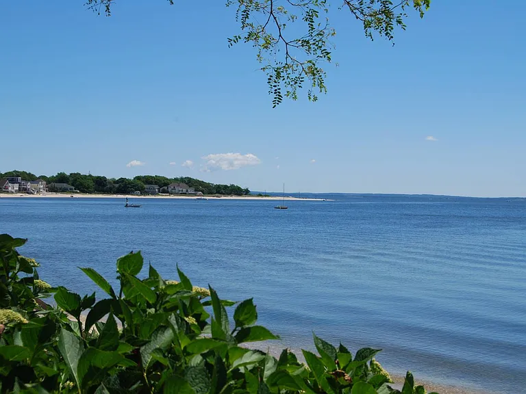 47 Bayside Ave — Photo 4
