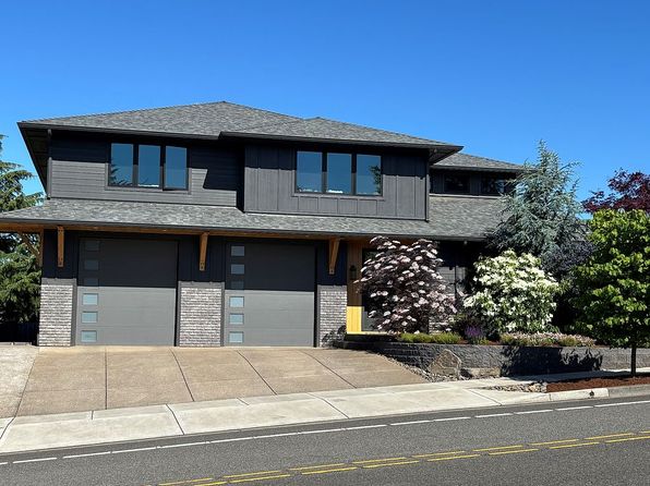1775 Titan Dr NW