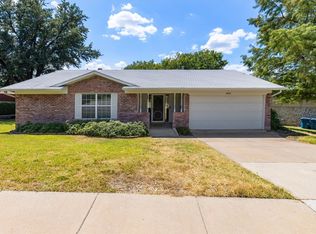 1804 Westwood Cir, Carrollton, TX 75006