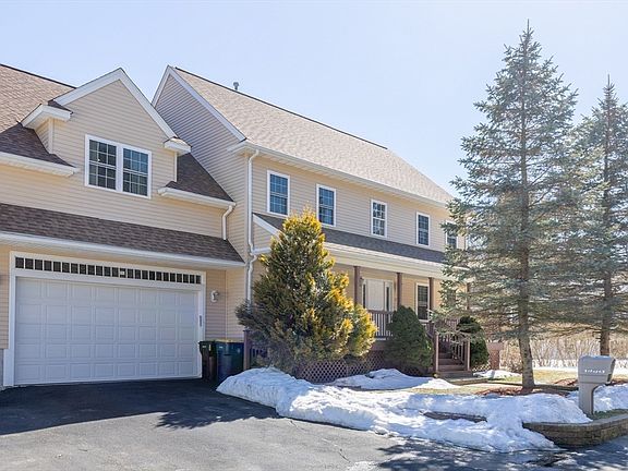 2nd image of 11 Robs Ln