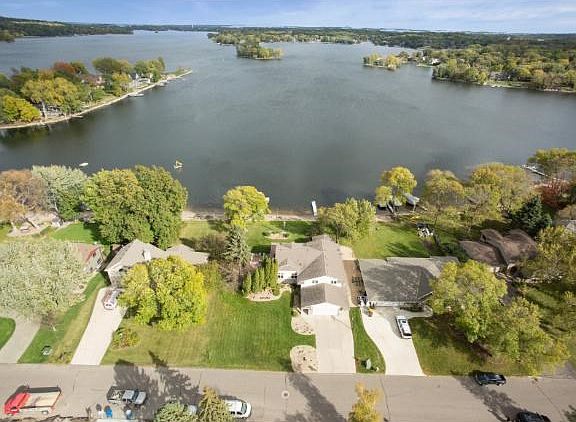 Americans want a better life. Some have discovered a great solution through adopting a "Lakeshore Lifestyleâ??