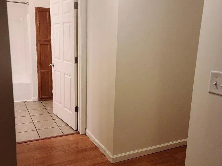 121 Schofield Ct — Photo 14