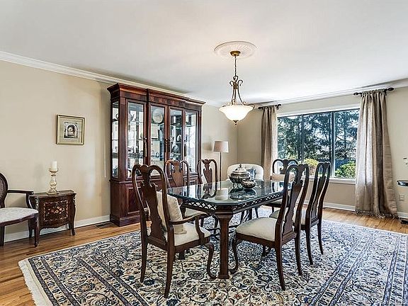 4th image of 30 Northwind Dr