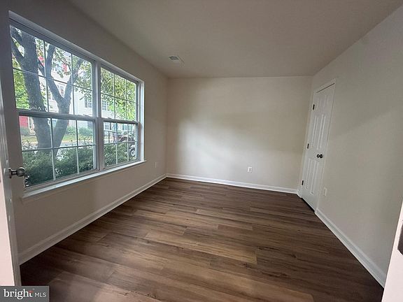 3rd image of 22905 Benson Ter